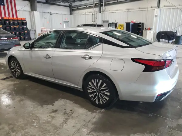 1N4BL4DV5RN375420 2024 NISSAN ALTIMA - Image 2