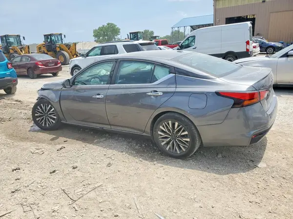 1N4BL4DV5RN381847 2024 NISSAN ALTIMA - Image 2