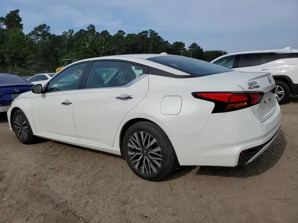 1N4BL4DV5RN387938 2024 NISSAN ALTIMA - Image 2
