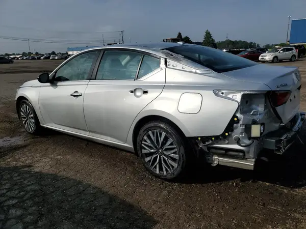 1N4BL4DV5RN390841 2024 NISSAN ALTIMA - Image 2