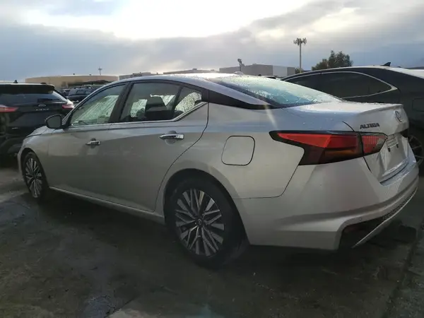 1N4BL4DV5RN399040 2024 NISSAN ALTIMA - Image 2