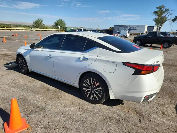 1N4BL4DV5RN411560 2024 NISSAN ALTIMA - Image 2