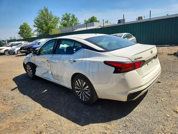 1N4BL4DV5RN413809 2024 NISSAN ALTIMA - Image 2