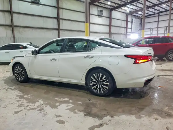 1N4BL4DV5RN432635 2024 NISSAN ALTIMA - Image 2