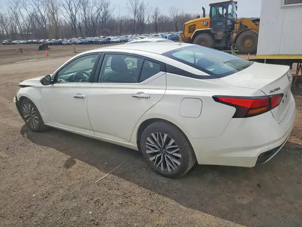 1N4BL4DV5RN433381 2024 NISSAN ALTIMA - Image 2