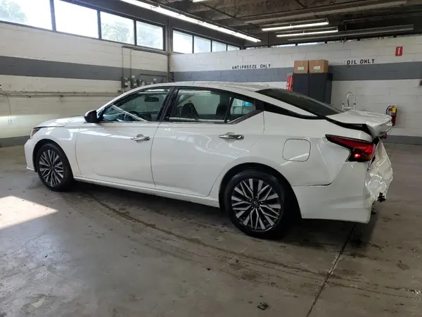 1N4BL4DV5RN434028 2024 NISSAN ALTIMA - Image 2