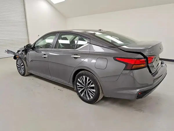 1N4BL4DV5SN300173 2025 NISSAN ALTIMA - Image 2