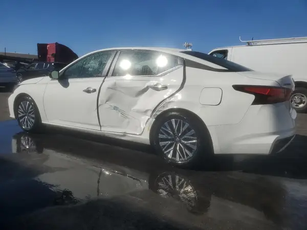 1N4BL4DV5SN317068 2025 NISSAN ALTIMA - Image 2