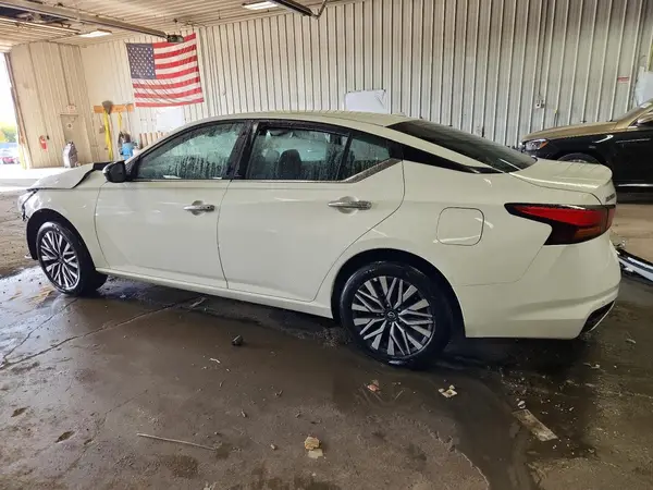 1N4BL4DV5SN317863 2025 NISSAN ALTIMA - Image 2