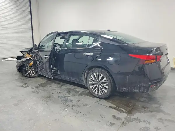 1N4BL4DV5SN321850 2025 NISSAN ALTIMA - Image 2