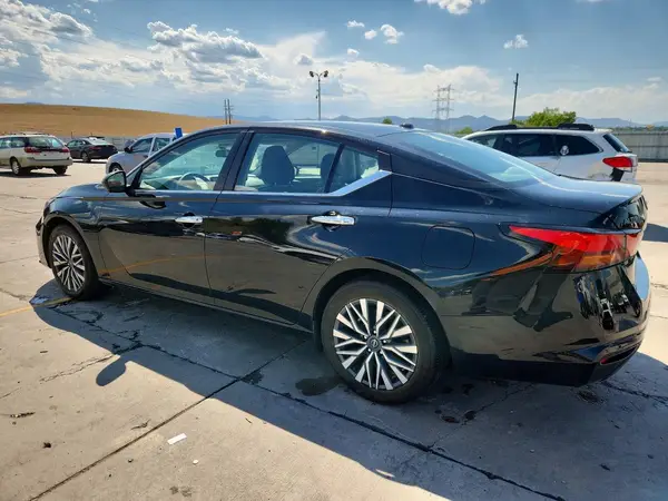 1N4BL4DV5SN322089 2025 NISSAN ALTIMA - Image 2