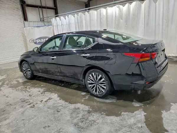 1N4BL4DV5SN329480 2025 NISSAN ALTIMA - Image 2