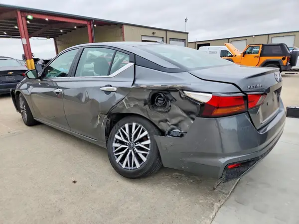 1N4BL4DV5SN349521 2025 NISSAN ALTIMA - Image 2