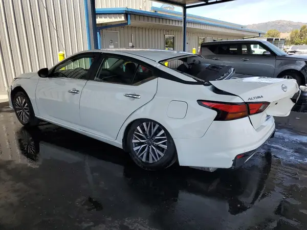 1N4BL4DV5SN353777 2025 NISSAN ALTIMA - Image 2