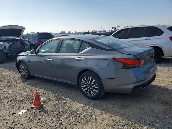 1N4BL4DV5SN358820 2025 NISSAN ALTIMA - Image 2