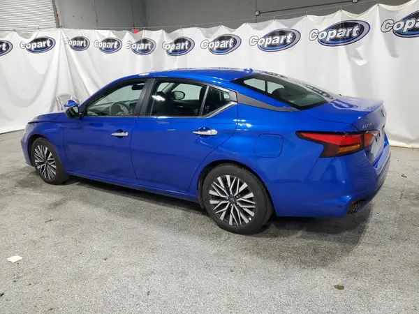 1N4BL4DV5SN359577 2025 NISSAN ALTIMA - Image 2