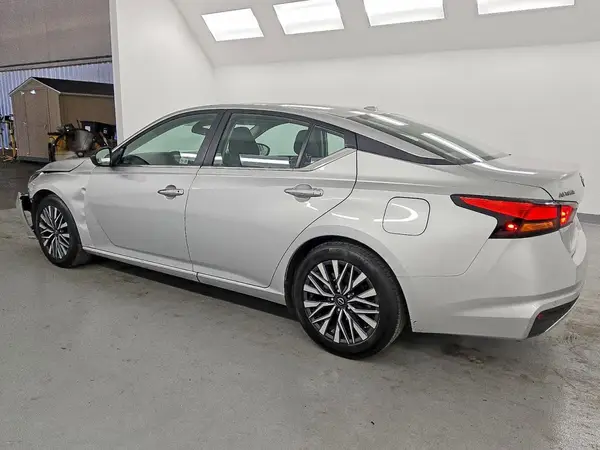 1N4BL4DV5SN365380 2025 NISSAN ALTIMA - Image 2