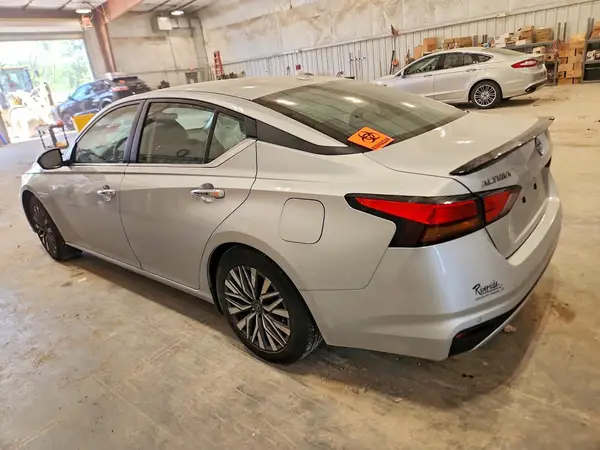 1N4BL4DV5SN365475 2025 NISSAN ALTIMA - Image 2