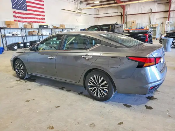 1N4BL4DV5SN366903 2025 NISSAN ALTIMA - Image 2