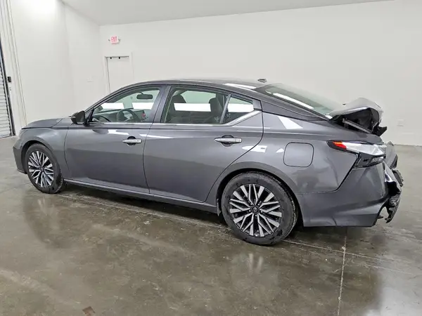 1N4BL4DV5SN367579 2025 NISSAN ALTIMA - Image 2