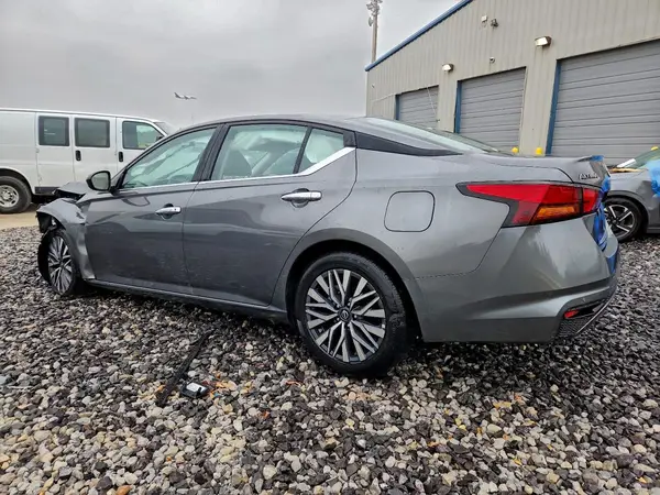 1N4BL4DV5SN368666 2025 NISSAN ALTIMA - Image 2