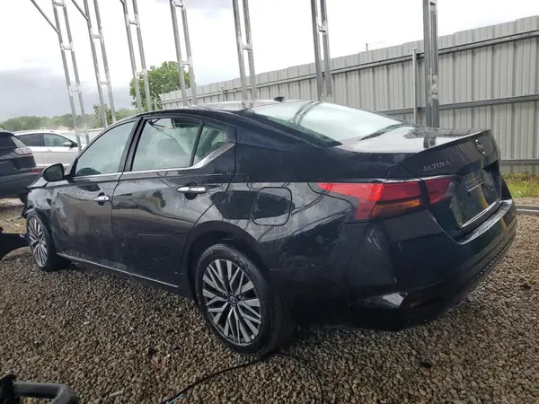 1N4BL4DV5SN369557 2025 NISSAN ALTIMA - Image 2