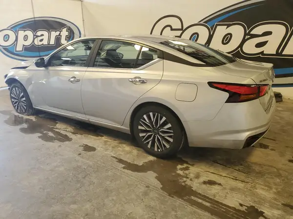 1N4BL4DV5SN377674 2025 NISSAN ALTIMA - Image 2
