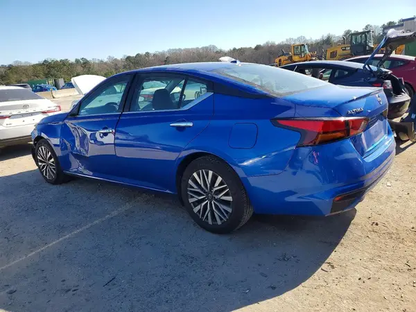 1N4BL4DV5SN377724 2025 NISSAN ALTIMA - Image 2