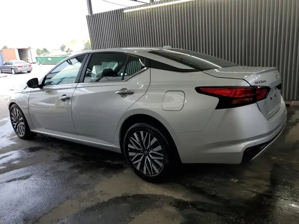 1N4BL4DV5SN379859 2025 NISSAN ALTIMA - Image 2