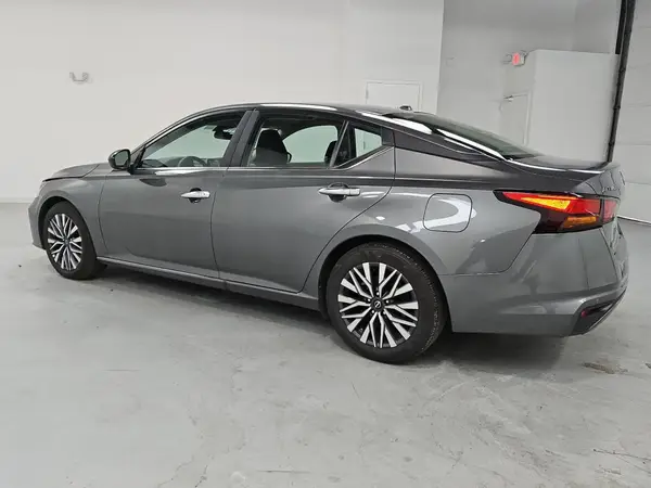 1N4BL4DV5SN380347 2025 NISSAN ALTIMA - Image 2