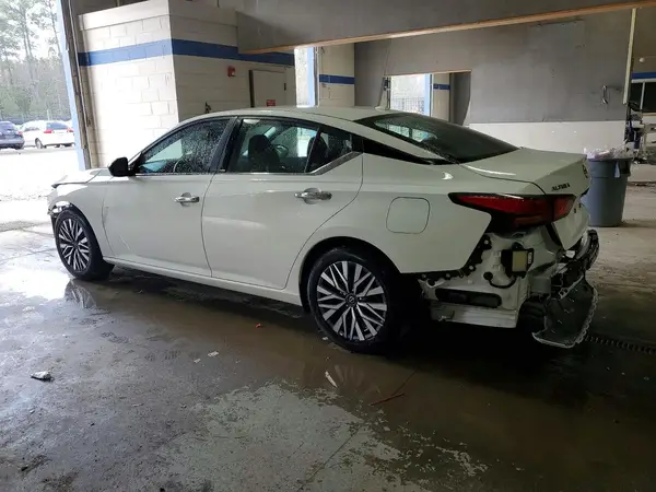 1N4BL4DV5SN382969 2025 NISSAN ALTIMA - Image 2