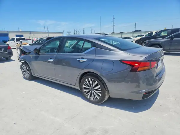 1N4BL4DV5SN383085 2025 NISSAN ALTIMA - Image 2