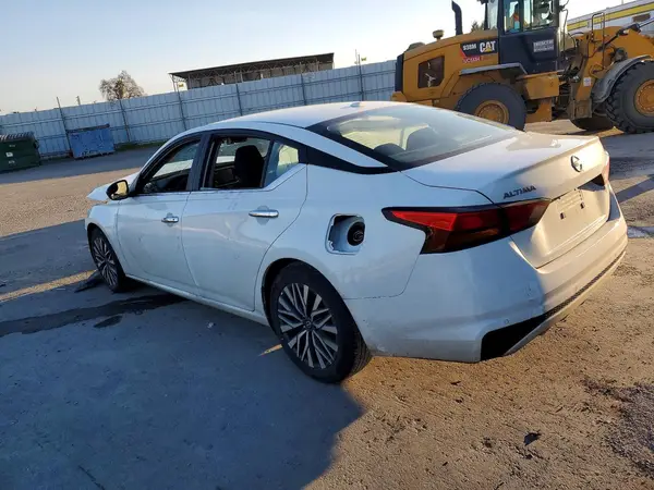 1N4BL4DV5SN385113 2025 NISSAN ALTIMA - Image 2