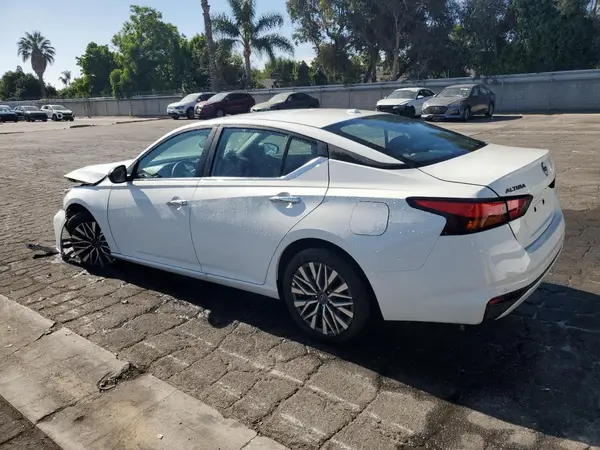 1N4BL4DV5SN385130 2025 NISSAN ALTIMA - Image 2