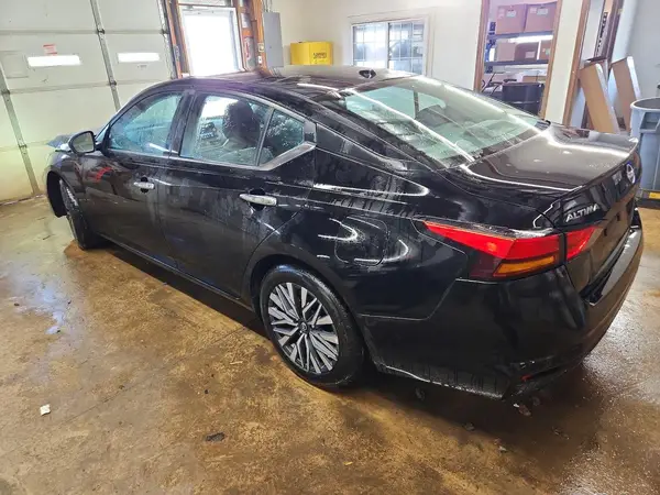 1N4BL4DV5SN385645 2025 NISSAN ALTIMA - Image 2