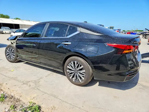 1N4BL4DV5SN385998 2025 NISSAN ALTIMA - Image 2