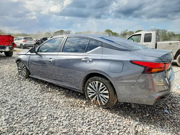 1N4BL4DV5SN388027 2025 NISSAN ALTIMA - Image 2