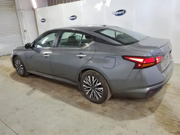 1N4BL4DV5SN388366 2025 NISSAN ALTIMA - Image 2