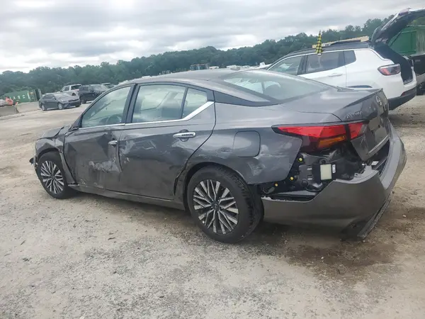 1N4BL4DV5SN388898 2025 NISSAN ALTIMA - Image 2