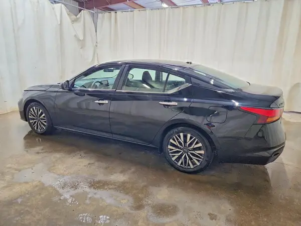 1N4BL4DV5SN389971 2025 NISSAN ALTIMA - Image 2