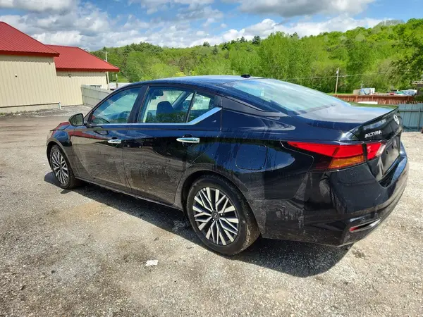 1N4BL4DV5SN391834 2025 NISSAN ALTIMA - Image 2