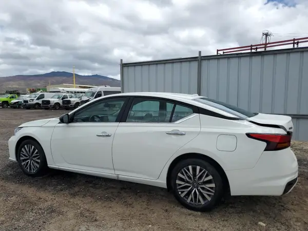 1N4BL4DV5SN392773 2025 NISSAN ALTIMA - Image 2