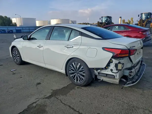 1N4BL4DV5SN393129 2025 NISSAN ALTIMA - Image 2