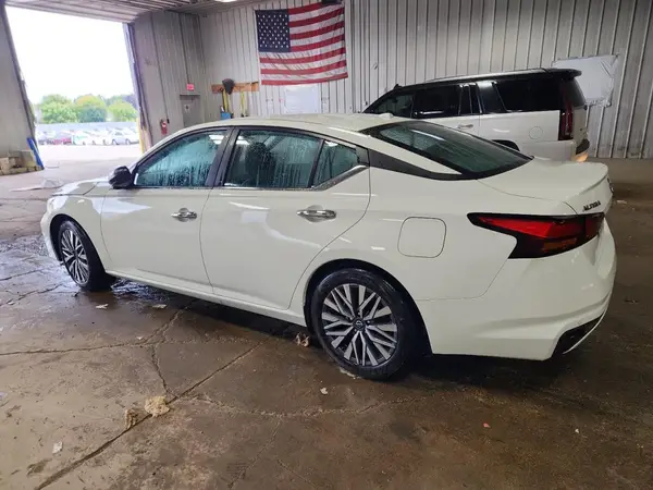 1N4BL4DV5SN399321 2025 NISSAN ALTIMA - Image 2