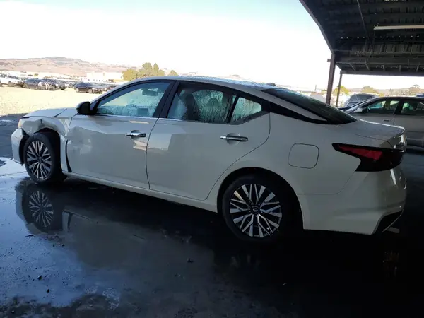 1N4BL4DV5SN401164 2025 NISSAN ALTIMA - Image 2