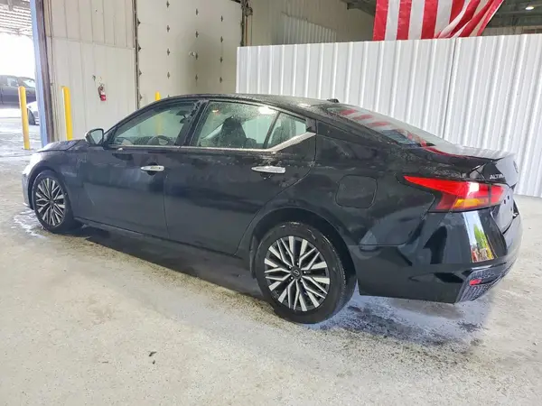 1N4BL4DV5SN401732 2025 NISSAN ALTIMA - Image 2