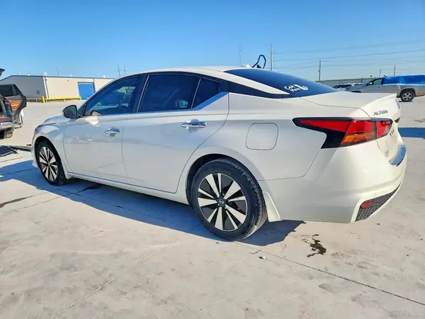 1N4BL4DV6MN317325 2021 NISSAN ALTIMA - Image 2
