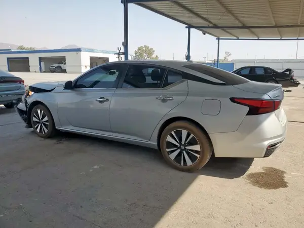 1N4BL4DV6MN359770 2021 NISSAN ALTIMA - Image 2