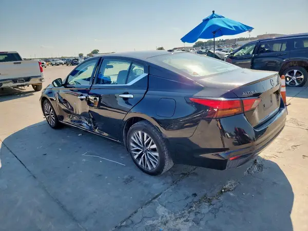 1N4BL4DV6PN336882 2023 NISSAN ALTIMA - Image 2