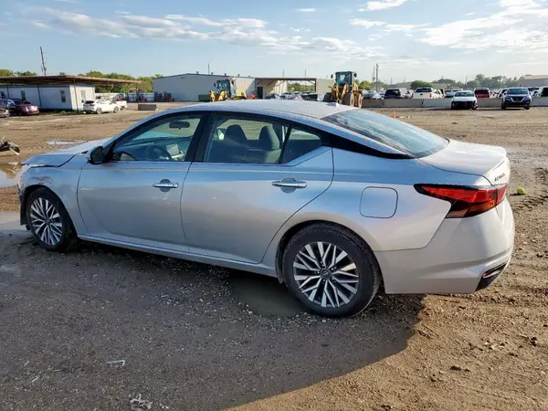 1N4BL4DV6PN341807 2023 NISSAN ALTIMA - Image 2